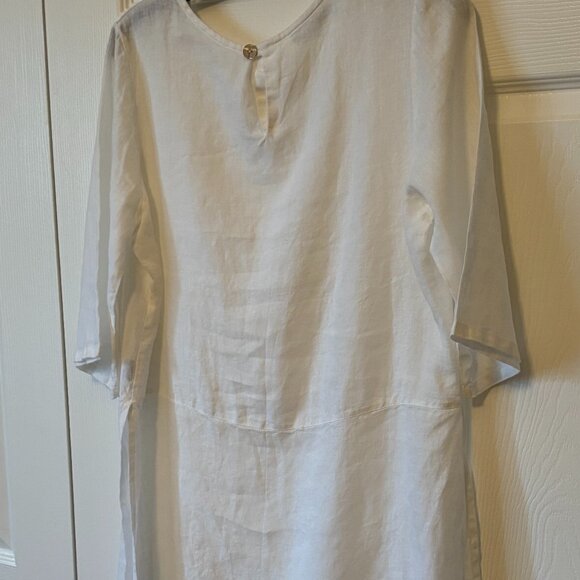 Bryn Walker Linen White Tunic Top with side slits - Picture 6 of 13
